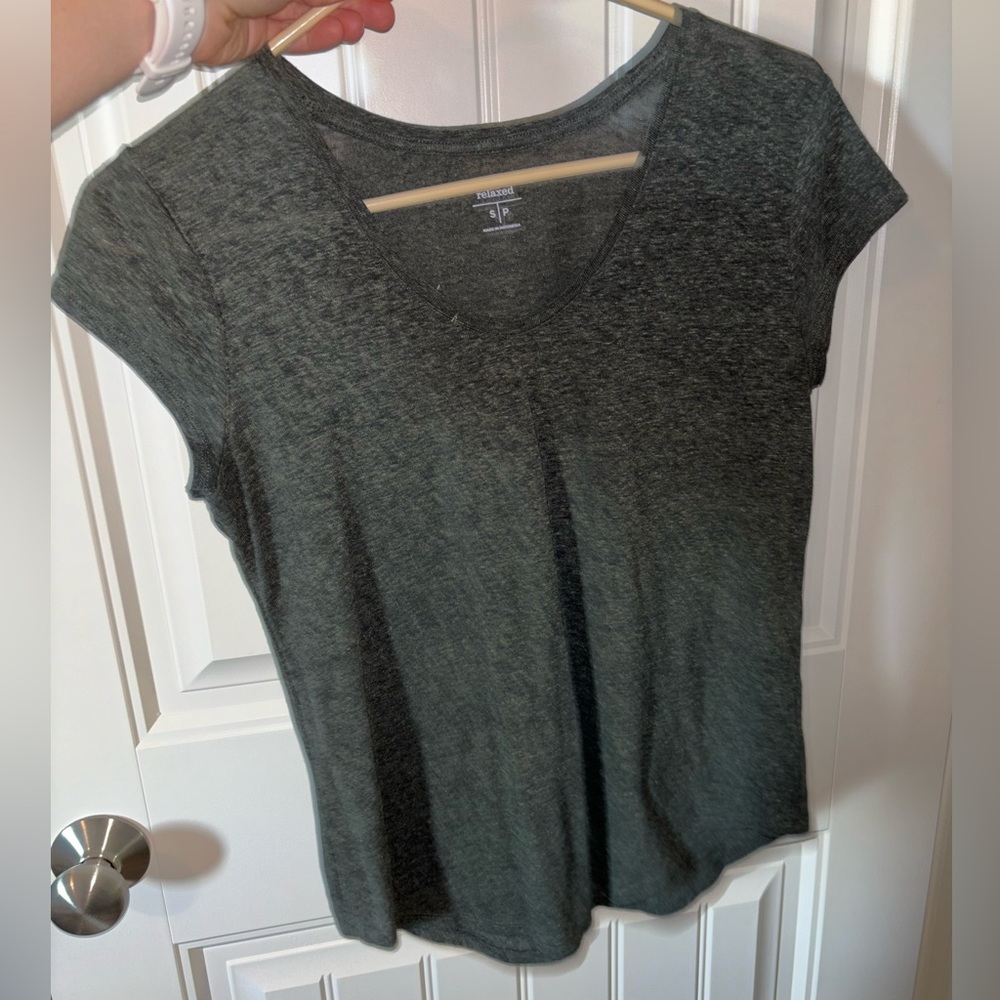 Old Navy Women’s Relaxed Casual Green Tee, size small